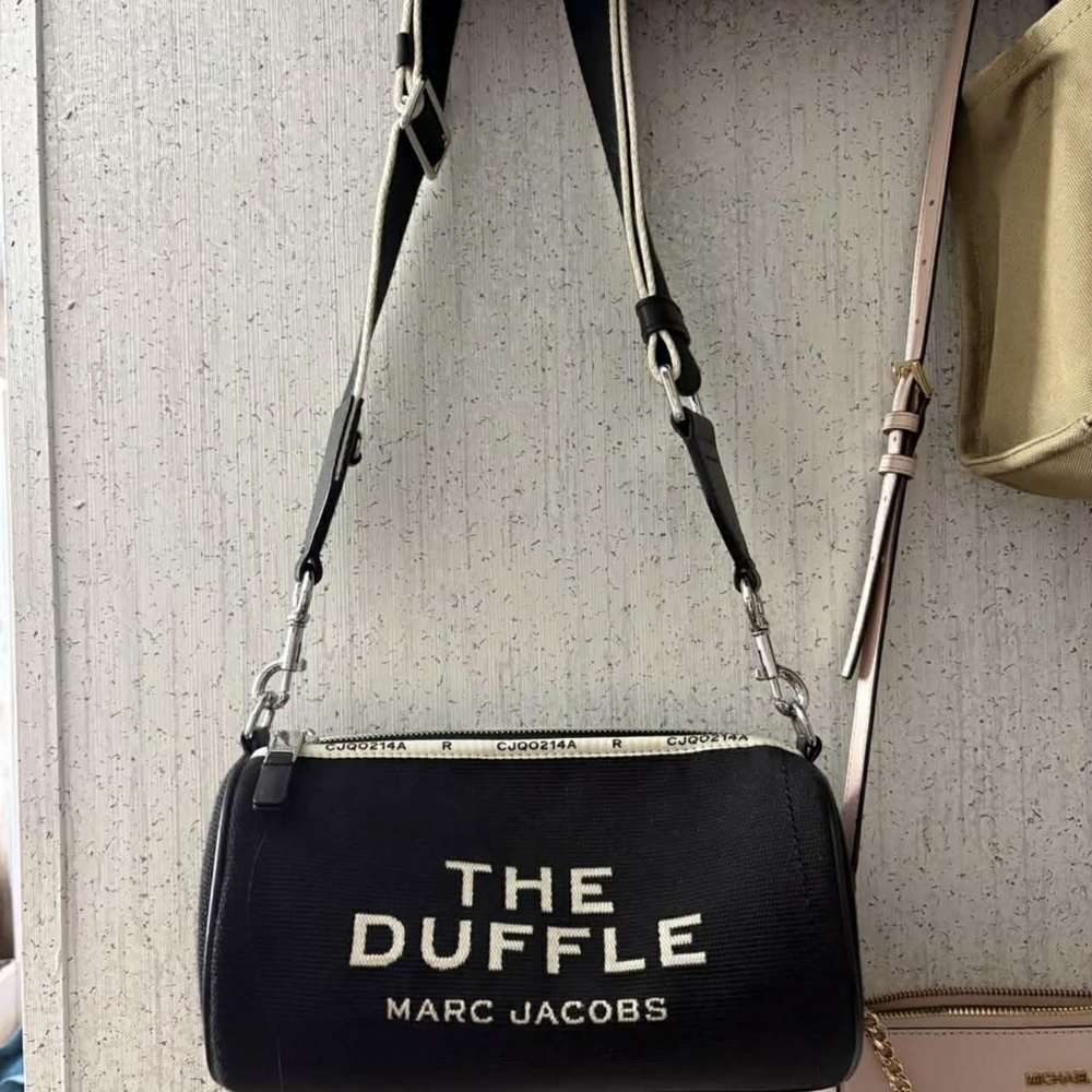 NWOT Marc Jacobs Black Canvas 'The Duffle' Crossbody with Cream Logo Trim - Picture 2 of 3